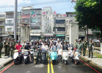 黃埔新村首次舉辦老車派對 近百台古董車齊聚眷村街道 年底嘉年華暖身登場