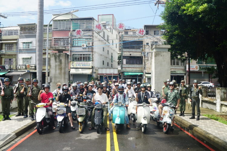 黃埔新村首次舉辦老車派對 近百台古董車齊聚眷村街道 年底嘉年華暖身登場 黃埔新村首次舉辦老車派對 近百台古董車齊聚眷村街道 年底嘉年華暖身登場