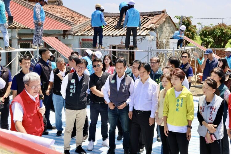 總統赴臺南關心災區復原及房舍修繕進度 總統赴臺南關心災區復原及房舍修繕進度