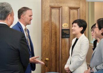 政院公布臺美關稅談判雙方會面照片 強烈譴責造謠行徑