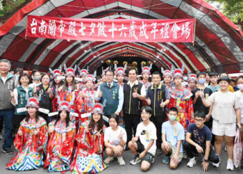 關帝殿、開隆宮「台南做16歲 歡喜轉大人」 黃偉哲期勉學子肩負起家庭及自我責任