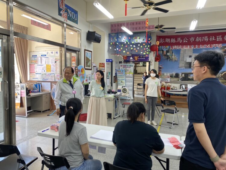 陳光復向選務人員表達感謝 呼籲鄉親踴躍投票 為國家未來發聲