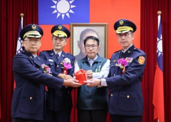 臺南警察局新任、卸任分局長大隊長聯合交接典禮，臺南市長黃偉哲期勉共同守護臺南打造安全城市