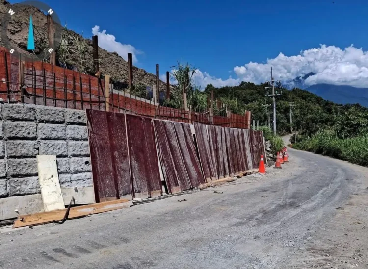 花蓮縣政府辦理壽豐鹽寮山嶺路復建工程 施工中請減速小心慢行
