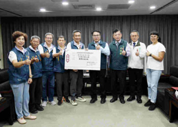 臺灣府城隍廟捐款250萬元助重建 黃偉哲:善行義舉展現宗教的愛心及熱心