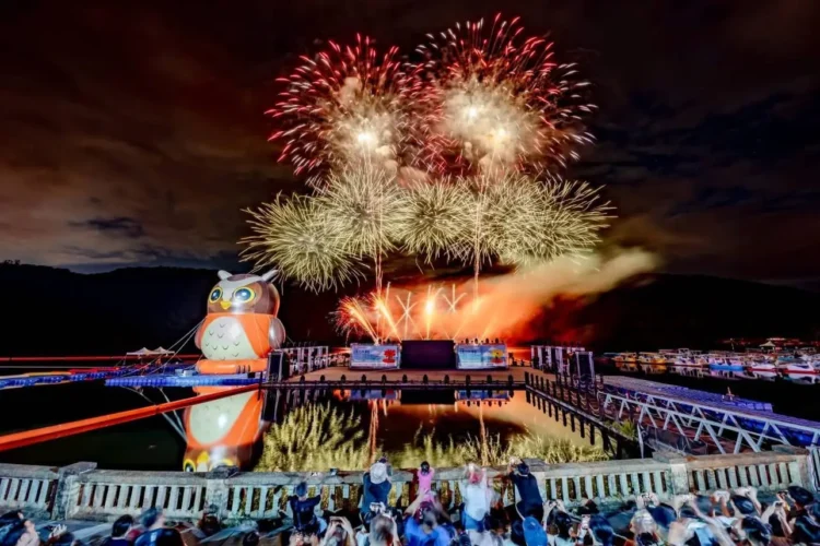 2025花蓮FUN暑假歡樂閉幕 五大水上免費設施、創意表演、星空煙火秀閃耀鯉魚潭 明年夏天再相見