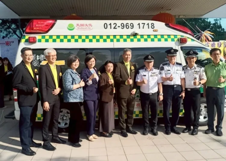 企業楷模天圓文化愛心不間斷 捐贈救護車予馬六甲聖約翰救傷機構