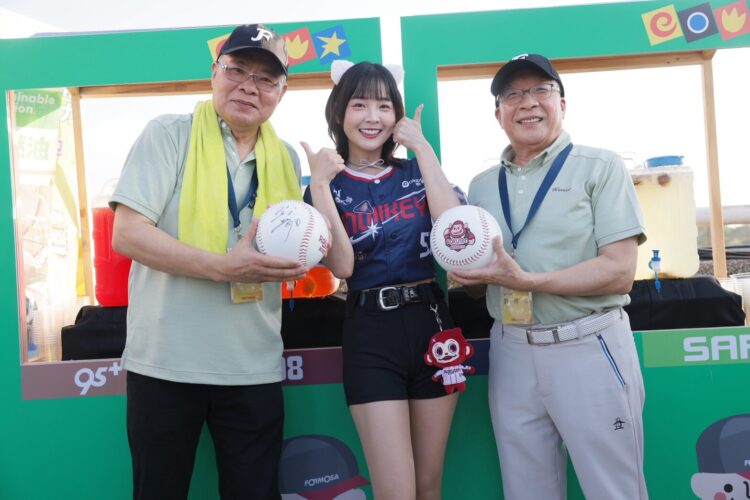 台塑石化不只為航空加油 也為職棒加油!!