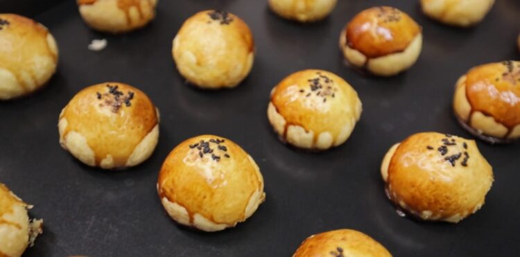 隱身桃園平鎮五金行二樓的神級美味！「露伊莎的廚房」金牌蛋黃酥成中秋熱搜禮盒