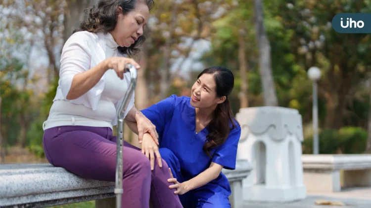 輕坐就骨折!8成骨鬆患者病患為女性,醫:高危族群促骨生長為治療關鍵 輕坐就骨折!8成骨鬆患者病患為女性,醫:高危族群促骨生長為治療關鍵