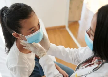 頸部反覆流膿恐藏隱疾 萬芳醫院提醒警覺腮裂囊腫 頸部反覆流膿恐藏隱疾 萬芳醫院提醒警覺腮裂囊腫