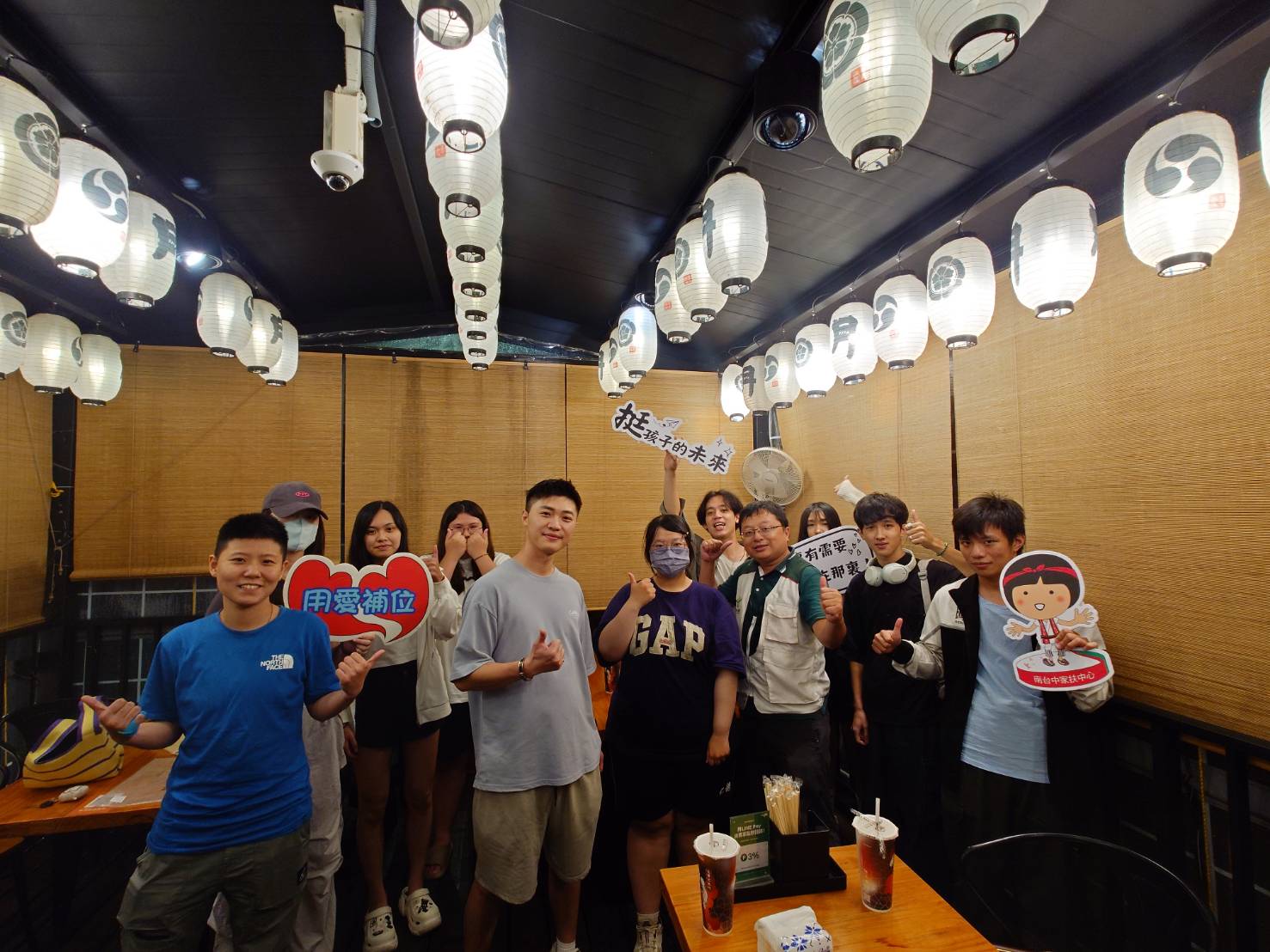 橙月串燒台中、彰化員林用愛做公益 邀家扶兒少中秋品味職人串燒