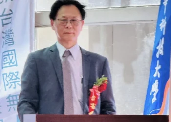 專訪/中華科技大學校長李禮仲 啟動智慧未來 飛越無限可能 專訪/中華科技大學校長李禮仲 啟動智慧未來 飛越無限可能