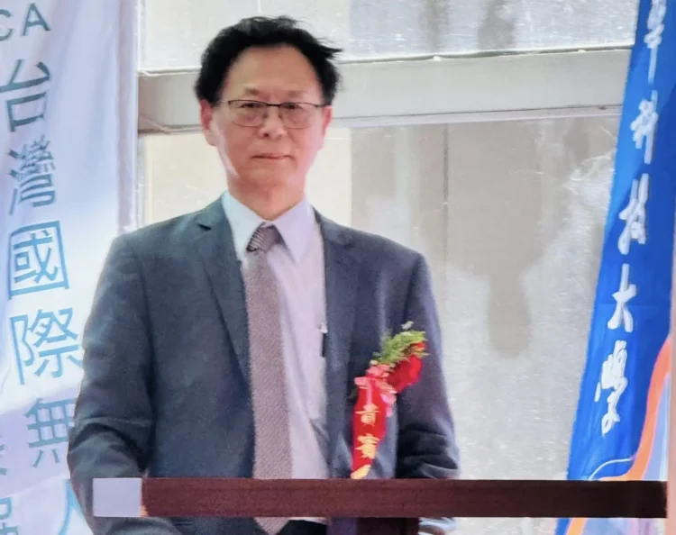 專訪/中華科技大學校長李禮仲 啟動智慧未來 飛越無限可能 專訪/中華科技大學校長李禮仲 啟動智慧未來 飛越無限可能