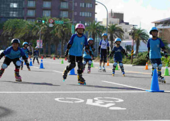 114年議長盃滑輪溜冰賽熱血登場 陳光復勉勵選手邁向「澎湖之光」 114年議長盃滑輪溜冰賽熱血登場 陳光復勉勵選手邁向「澎湖之光」