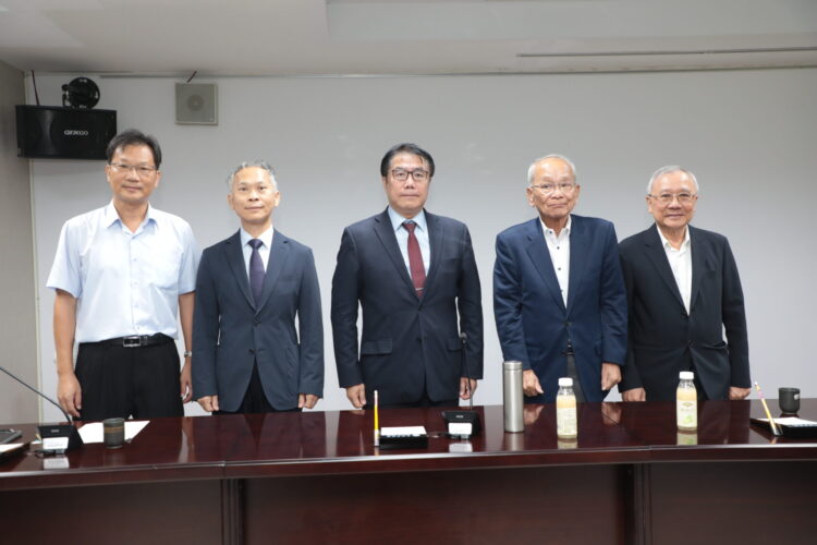 日本蓬萊會代表篠原徹拜會台南市府 黃偉哲:堅持綠色能源環境永續發展 日本蓬萊會代表篠原徹拜會台南市府 黃偉哲:堅持綠色能源環境永續發展