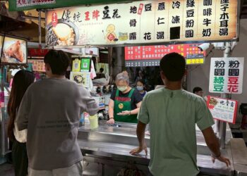 六合夜市王牌豆漿 堅持手工傳統，甜潤香濃驚豔遊客 票選編號4