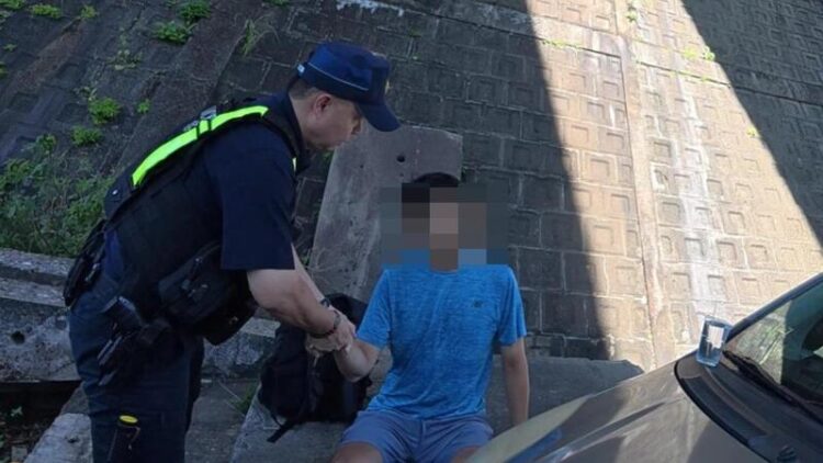 即時救援!北市雙胞胎警化身救護員 路檢點急救中暑男子 即時救援!北市雙胞胎警化身救護員 路檢點急救中暑男子