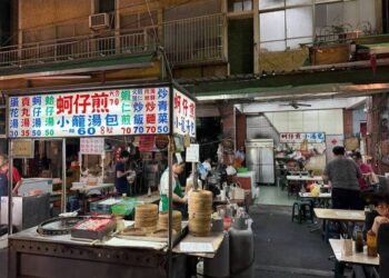 六合夜市必吃  楊家蚵仔煎，新鮮海味60年好味道 票選編號 15