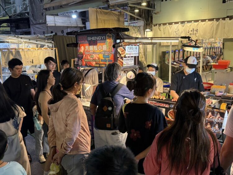 高雄六合夜市數位轉型現正發酵中!青年作品曝光夜市人情味,引發網路熱點關注 高雄六合夜市數位轉型現正發酵中!青年作品曝光夜市人情味,引發網路熱點關注