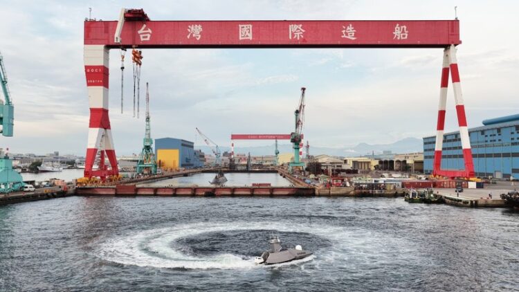 台船公司「奮進魔鬼魚號」領航! 台灣無人船首度獲船級協會認證 台船公司「奮進魔鬼魚號」領航! 台灣無人船首度獲船級協會認證