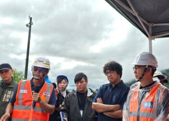 交通部陳世凱部長連夜前往花蓮勘災,瞭解馬太鞍溪橋搶修情形,台9線斷橋緊急應變全曝光 交通部陳世凱部長連夜前往花蓮勘災,瞭解馬太鞍溪橋搶修情形,台9線斷橋緊急應變全曝光