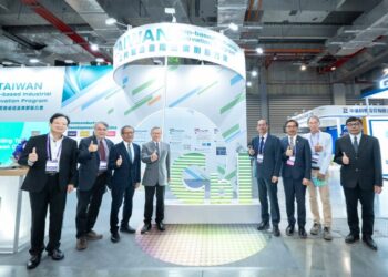 國科會「晶創臺灣方案」參展 SEMICON Taiwan 2025 展現政府推動科技創新策略行動 鏈結全球半導體合作夥伴 國科會「晶創臺灣方案」參展 SEMICON Taiwan 2025 展現政府推動科技創新策略行動 鏈結全球半導體合作夥伴