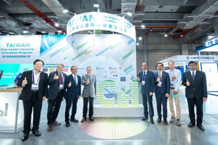 國科會「晶創臺灣方案」參展 SEMICON Taiwan 2025 展現政府推動科技創新策略行動 鏈結全球半導體合作夥伴