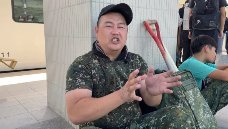 返鄉助清災 太巴塱子弟張一凡父子展現族人深情