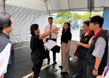 花蓮地檢署檢察長率隊前往瑞穗臨時指揮所 了解司法相驗狀況並展開人道關懷 花蓮地檢署檢察長率隊前往瑞穗臨時指揮所 了解司法相驗狀況並展開人道關懷