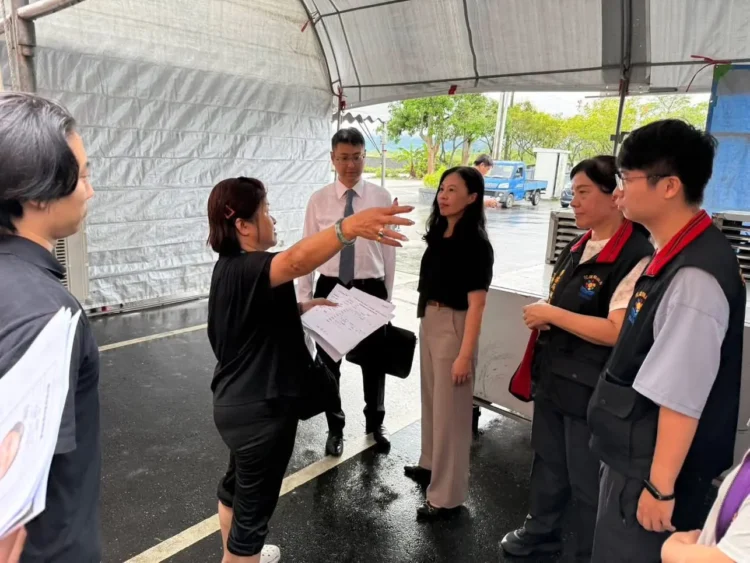 花蓮地檢署檢察長率隊前往瑞穗臨時指揮所 了解司法相驗狀況並展開人道關懷