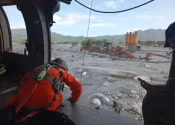 花蓮縣政府報告堰塞湖潰壩救災進度 強調全力以救災優先 花蓮縣政府報告堰塞湖潰壩救災進度 強調全力以救災優先