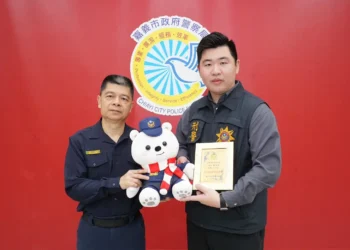 賴冠穎獲全國少年保護工作績優員警 嘉市警局長陳明志嘉勉