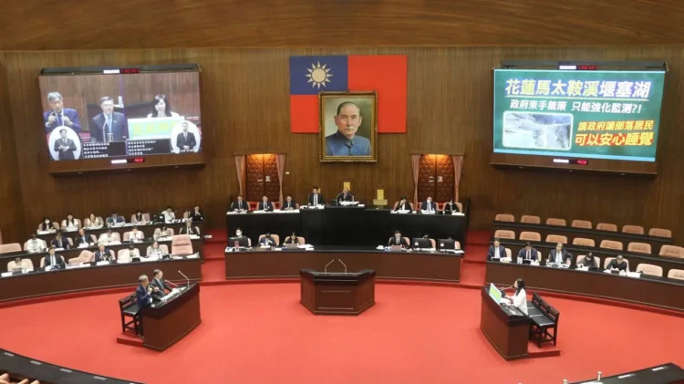 馬太鞍溪堰塞湖淹入光復市區 林憶君:不要一再漠視花蓮居民早已發出的求救訊號 馬太鞍溪堰塞湖淹入光復市區 林憶君:不要一再漠視花蓮居民早已發出的求救訊號