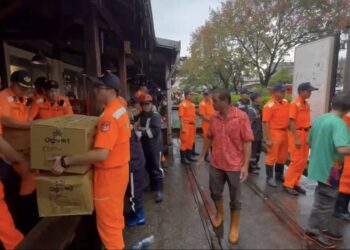 海巡署持續投入花蓮救災 陸海空全力搜尋失聯民眾 調度全國海巡人力支援災後復原工作 海巡署持續投入花蓮救災 陸海空全力搜尋失聯民眾 調度全國海巡人力支援災後復原工作