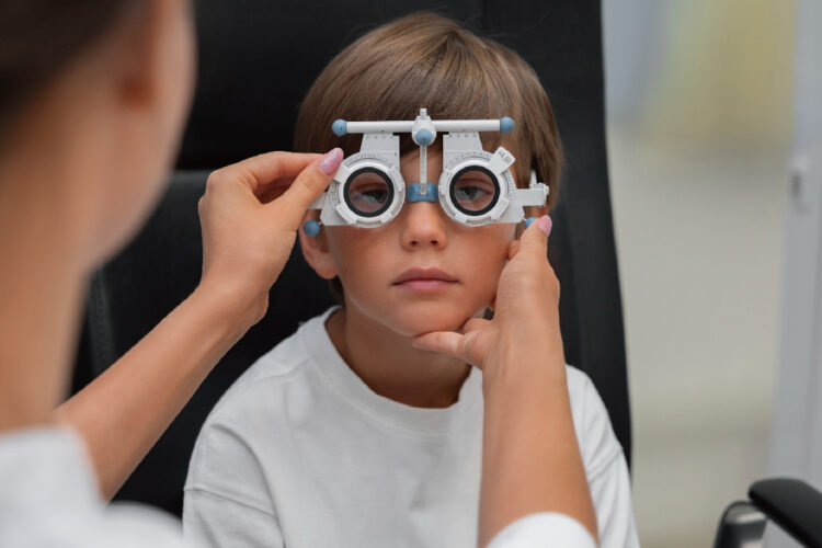 青少年近9成近視!護眼消費成趨勢 檯燈首創「護眼教練功能」 青少年近9成近視!護眼消費成趨勢 檯燈首創「護眼教練功能」