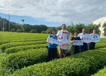 苗栗縣府品牌化策略助農產接軌國際 貓裏紅、東方美人進軍新加坡餐飲 苗栗縣府品牌化策略助農產接軌國際 貓裏紅、東方美人進軍新加坡餐飲