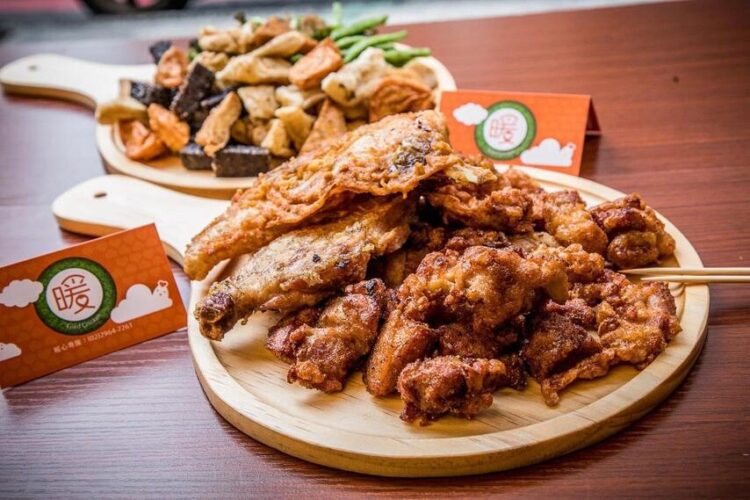 板橋人氣炸雞 巷弄唐揚雞飄香 板橋人氣炸雞推薦 巷弄唐揚雞飄香 特製醬汁一試成主顧