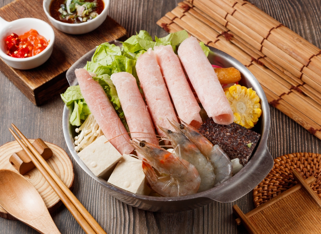 屏東平價小火鍋 百元就開吃 自助吧無限享用超滿足