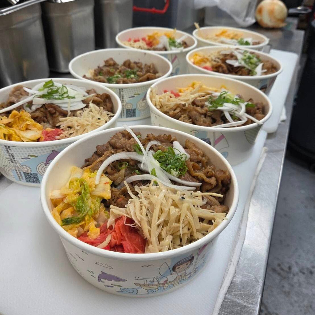 台中西區丼飯專賣店 一開蓋就噴香 炙燒香氣讓人秒餓 台中西區丼飯專賣店 一開蓋就噴香 炙燒香氣讓人秒餓