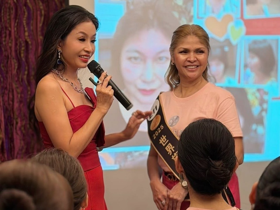 勇敢之美 × 城市光影 2025世界旗袍皇后國際夫人大賽 佳麗深度體驗台南時尚與文化 勇敢之美 × 城市光影 2025世界旗袍皇后國際夫人大賽 佳麗深度體驗台南時尚與文化