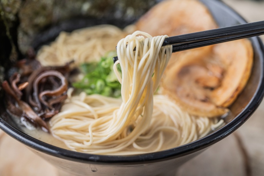 台中西屯拉麵店推薦 湯頭濃郁卻不膩 拉麵控必訪口袋名單 台中西屯拉麵店推薦 湯頭濃郁卻不膩 拉麵控必訪口袋名單