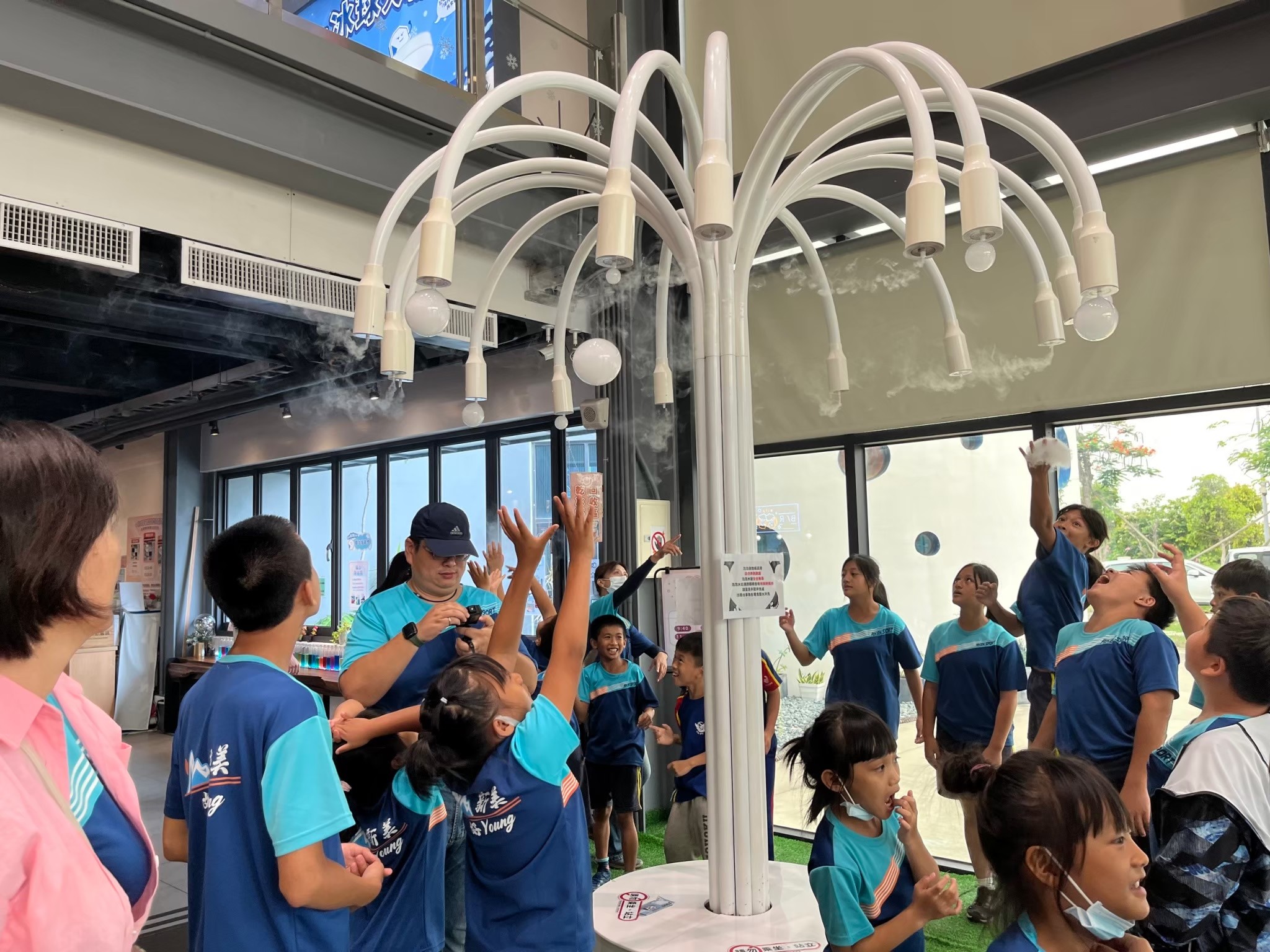 全台首座二氧化碳主題觀光工廠 冷研碳索館打造永續教育與親子科學新據點 全台首座二氧化碳主題觀光工廠 冷研碳索館打造永續教育與親子科學新據點