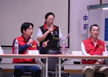 遞交陳情書!徐榛蔚親向賴總統簡報災情 籲中央跨部會統合支援復建 遞交陳情書!徐榛蔚親向賴總統簡報災情 籲中央跨部會統合支援復建