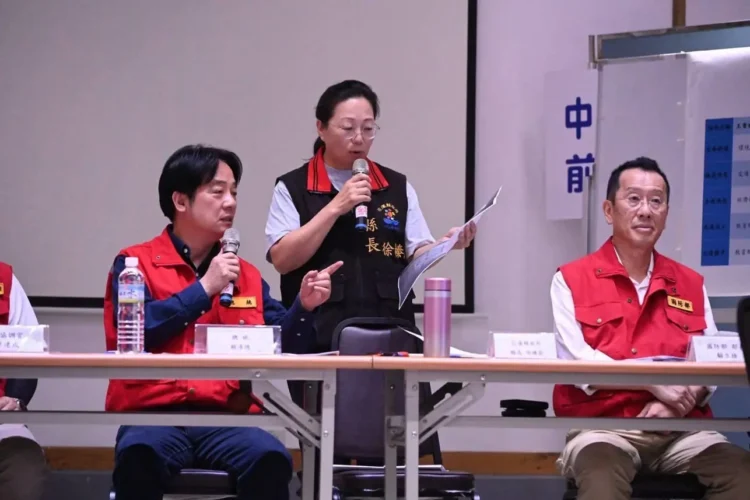 遞交陳情書!徐榛蔚親向賴總統簡報災情 籲中央跨部會統合支援復建 遞交陳情書!徐榛蔚親向賴總統簡報災情 籲中央跨部會統合支援復建