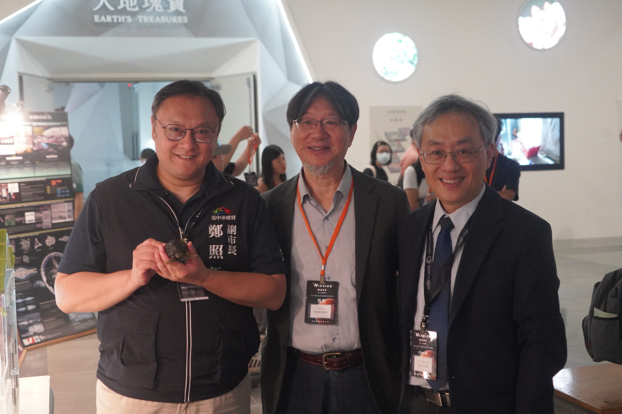 太空教育×產業鏈結 臺中打造新興太空城市藍圖 東海大學攜手科博館啟動「2025火星任務特展」 太空教育×產業鏈結 臺中打造新興太空城市藍圖 東海大學攜手科博館啟動「2025火星任務特展」