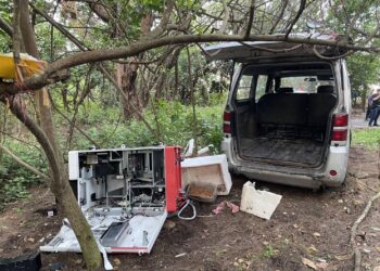 全台首例蝦皮智取機竊案 整台智取機遭棄置海邊 全台首例蝦皮智取機竊案 整台智取機遭棄置海邊