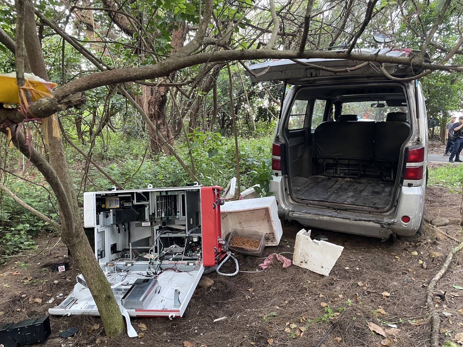 全台首例蝦皮智取機竊案 整台智取機遭棄置海邊