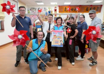 吉安慶雙十 產業好市集 游淑貞邀鄉親升旗祈福、產業行銷、健走摸大獎 吉安慶雙十 產業好市集 游淑貞邀鄉親升旗祈福、產業行銷、健走摸大獎