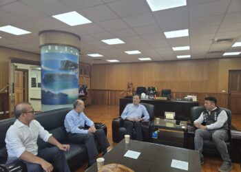 監察委員陳景峻、郭文東赴澎湖縣關切澎湖海域環境之維護管理、水資源保育及污水下水道建設營運情形 實地巡察東吉嶼、內灣及雙湖園 監察委員陳景峻、郭文東赴澎湖縣關切澎湖海域環境之維護管理、水資源保育及污水下水道建設營運情形 實地巡察東吉嶼、內灣及雙湖園